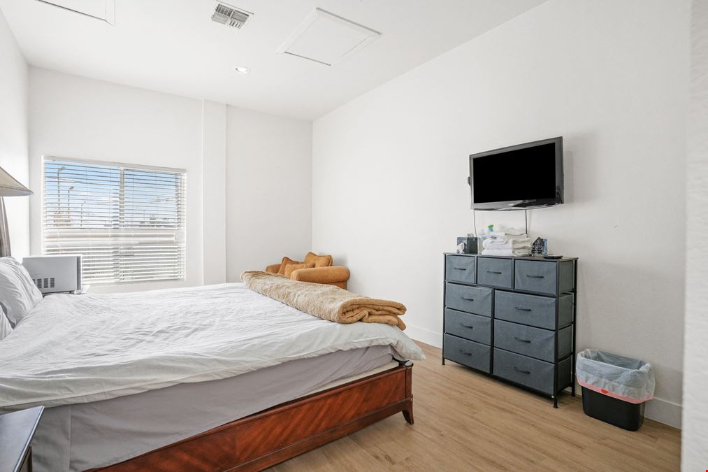Downtown Las Vegas Bldg - Multiple Uses Possible