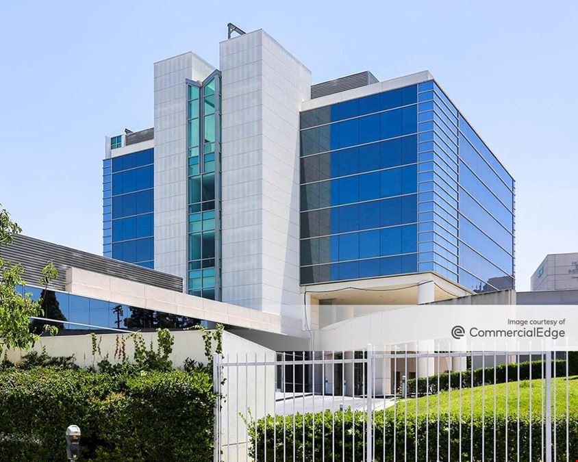 St. Vincent’s Medical Center Campus - Institute Plaza