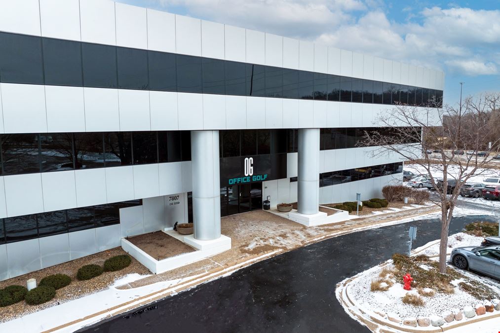 Office Golf | Bloomington, MN