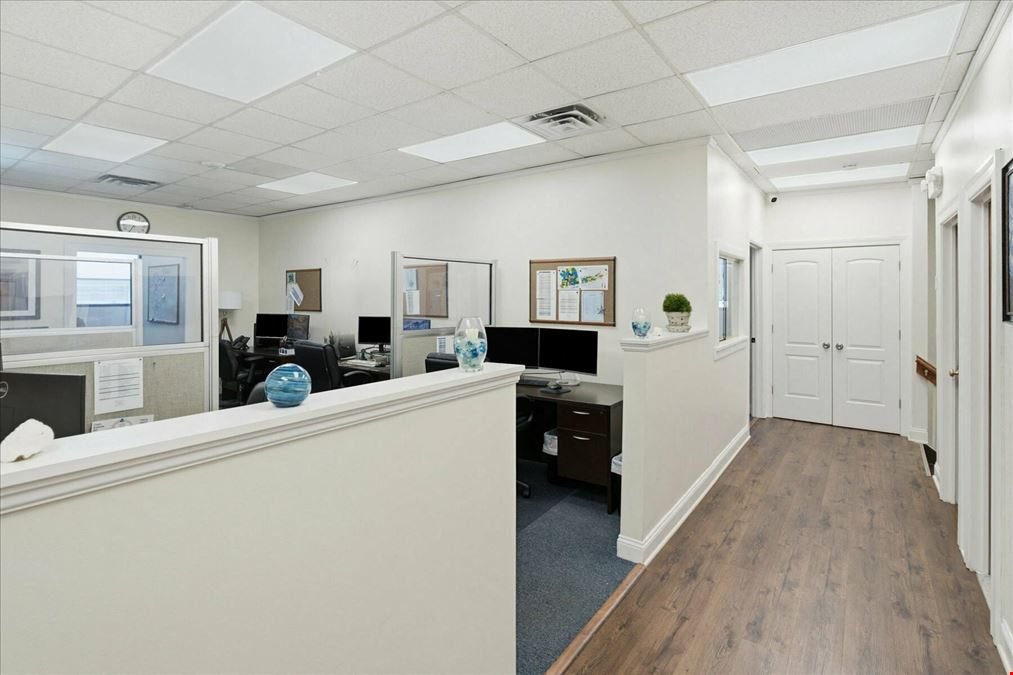 1038 West Jericho Turnpike