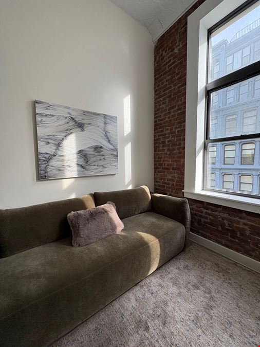 Blue Panda Office Spaces - Broadway Outpost