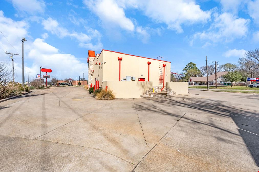 1014 W Moore Ave