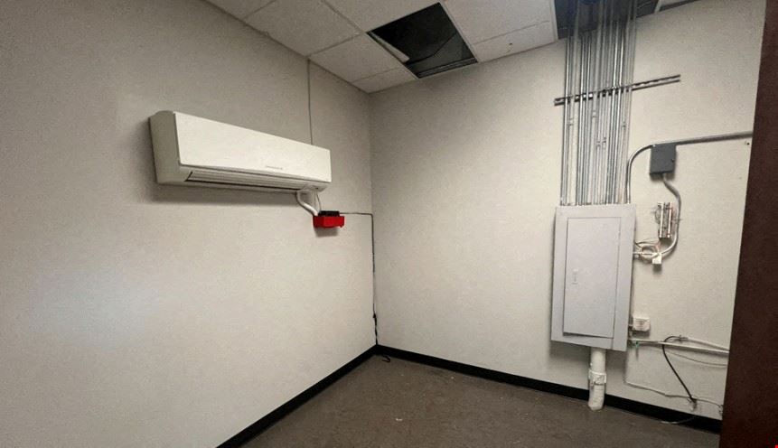 Palm Valley Marketplace SUBLEASE: Suite A08