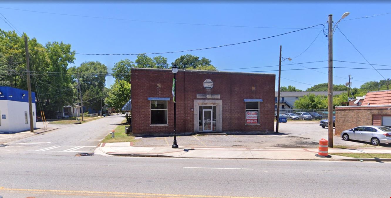 3131 Main St