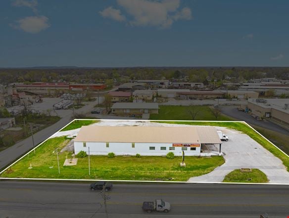 Preview of Industrial space for Rent at 721 N 2nd St