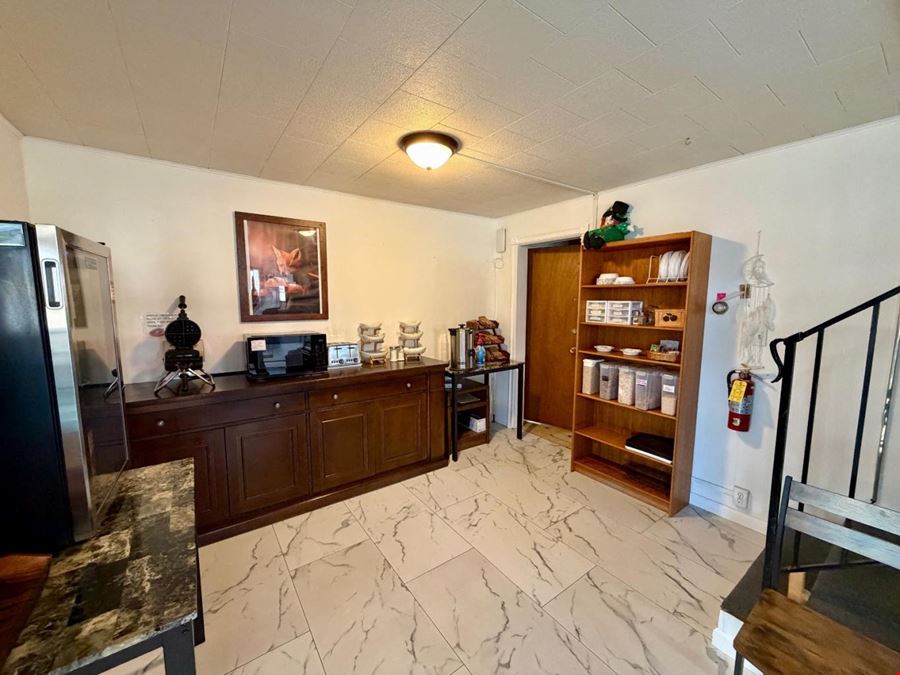 210 N Main St