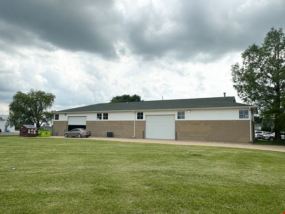 Preview of Industrial space for Rent at 8914 North Prairie Pointe Road