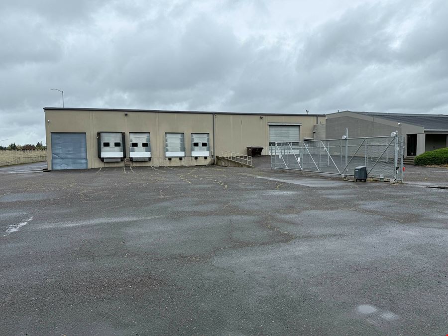 Warehouse/Office/Yard with Great Freeway Exposure