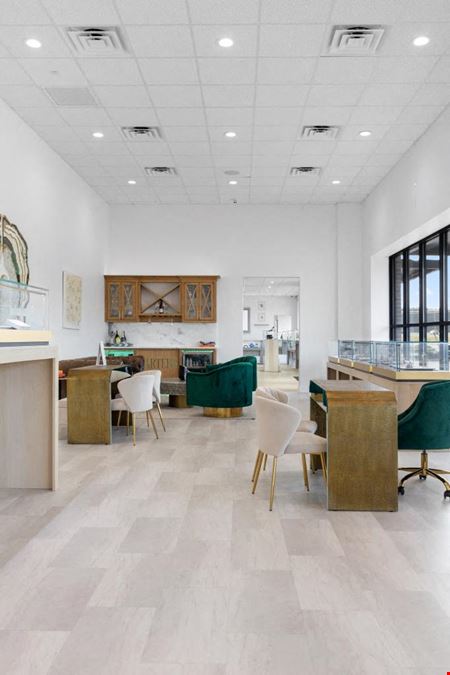 Retail Suite for Lease