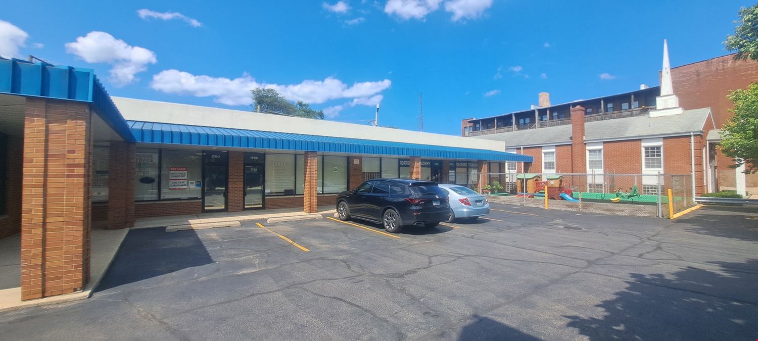 Ravenswood Center Retail | Office Suites Available