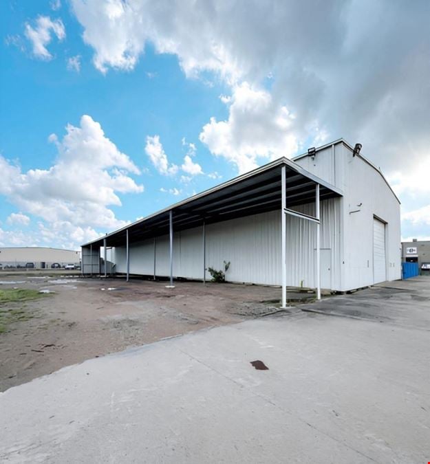 7010 North Loop East Freeway