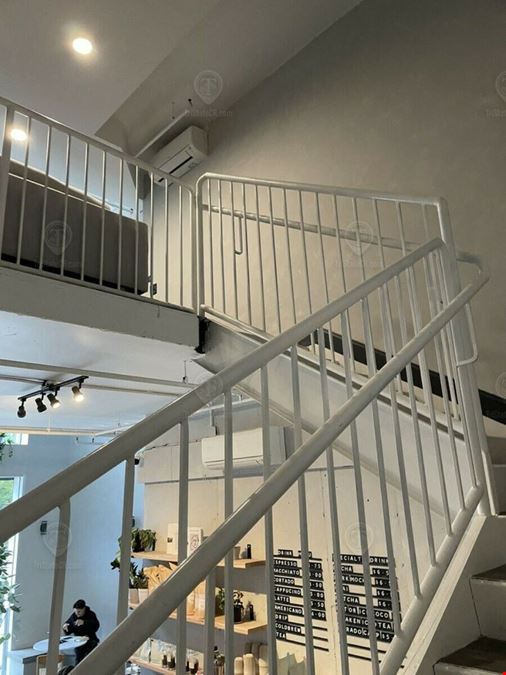 2,400 SF | 31-57 Vernon Boulevard | Built-Out F&B Space with Mezzanine for Lease