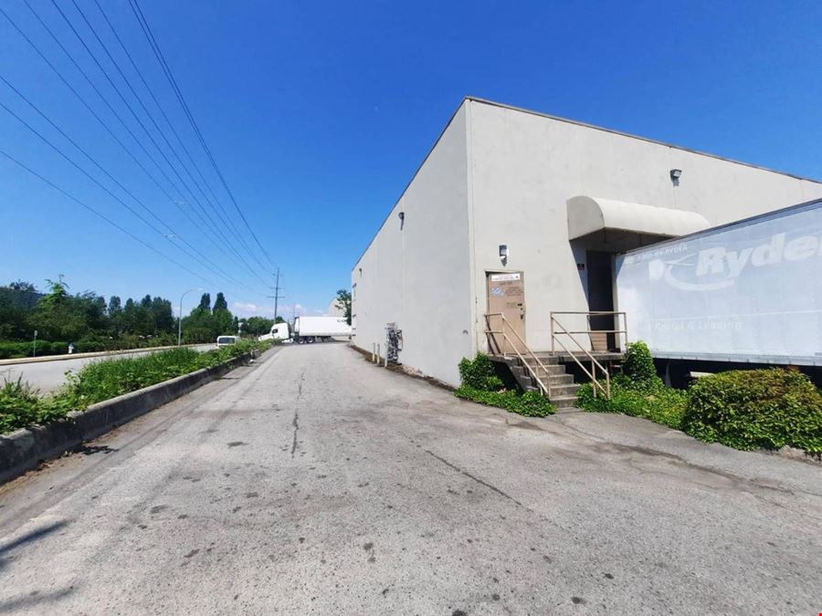 2k - 4.2k sqft private or shared industrial warehouse in Delta