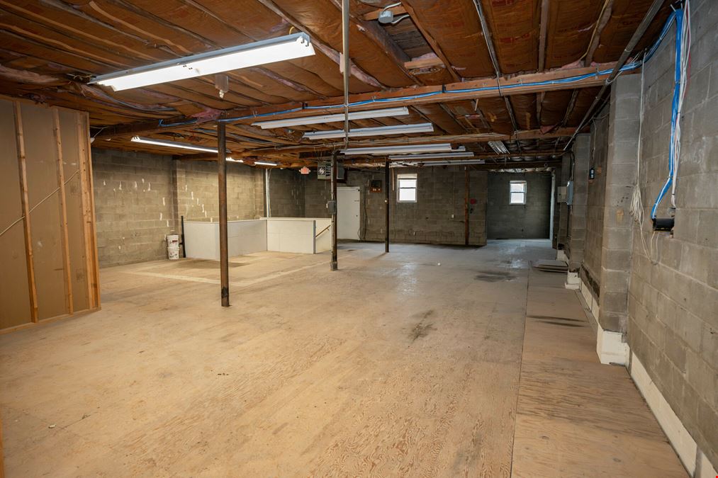 1003 Main St