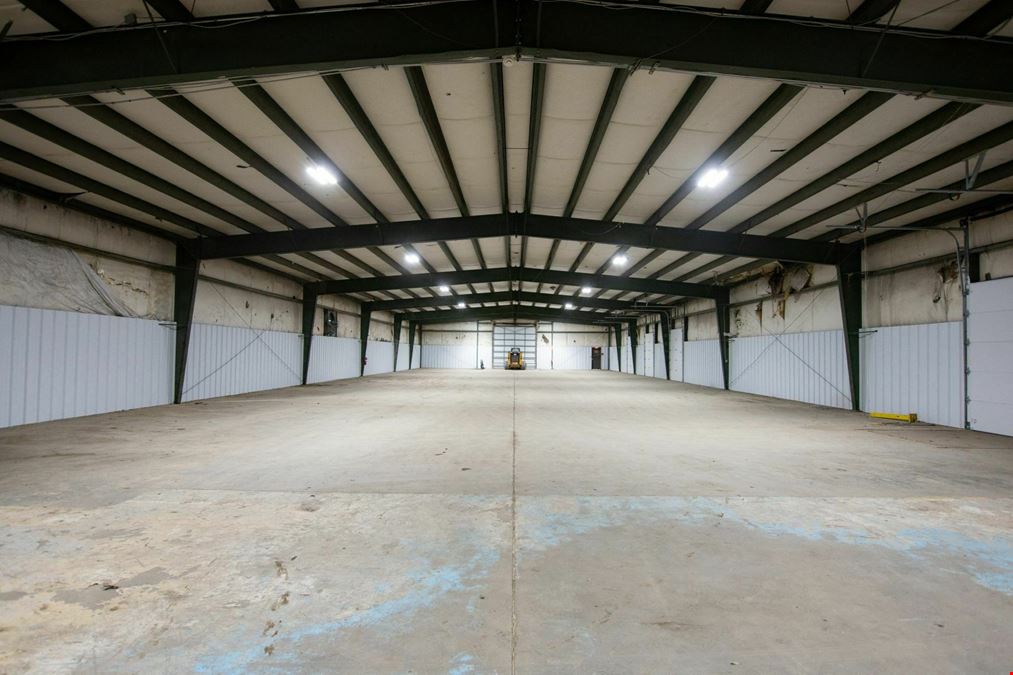 1832 University Commercial Pl