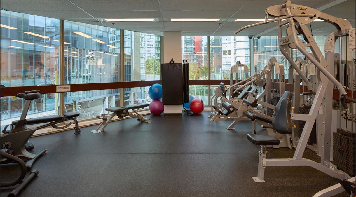 1140 W Pender St, Sun Life Financial Centre 