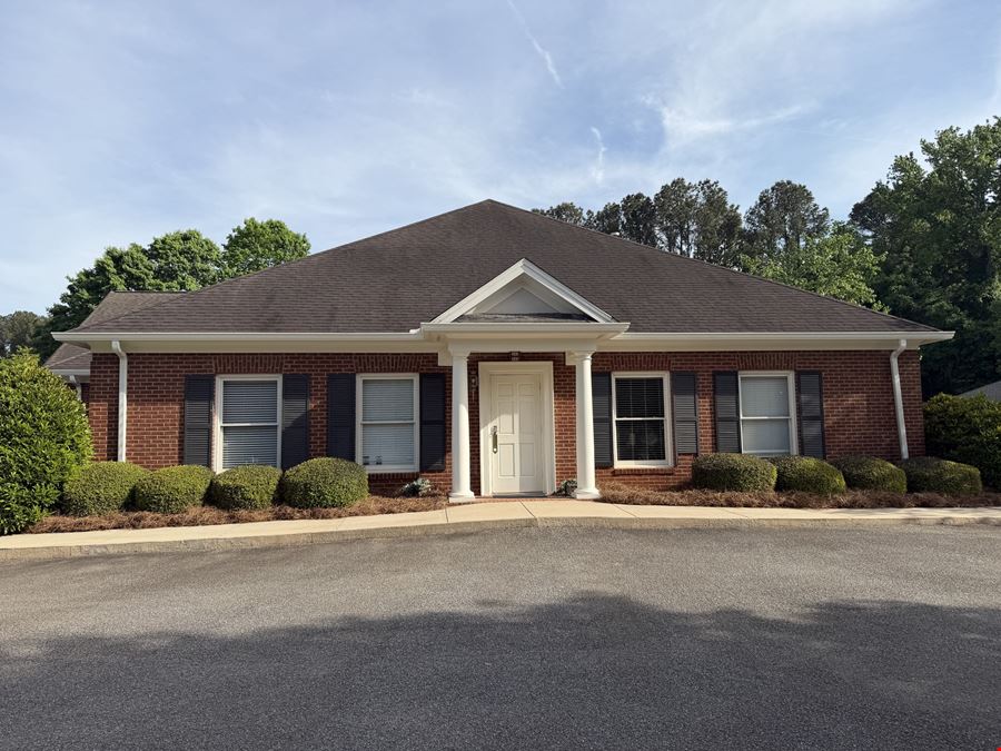 385 Hawthorne Lane