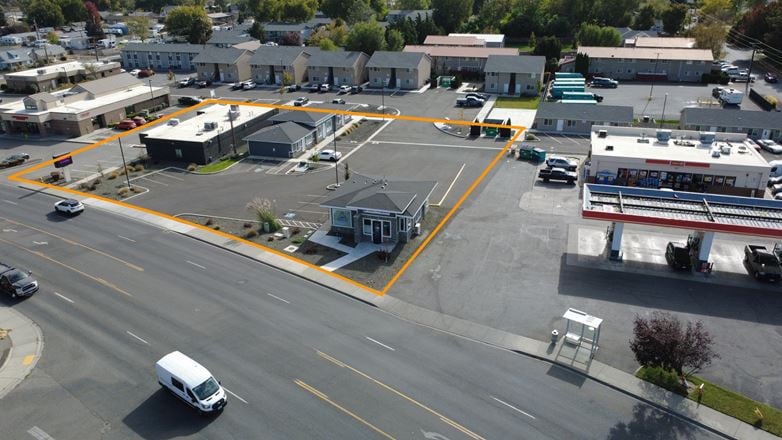 Preview of Retail space for Sale at 3805 - 3933 W Van Giesen