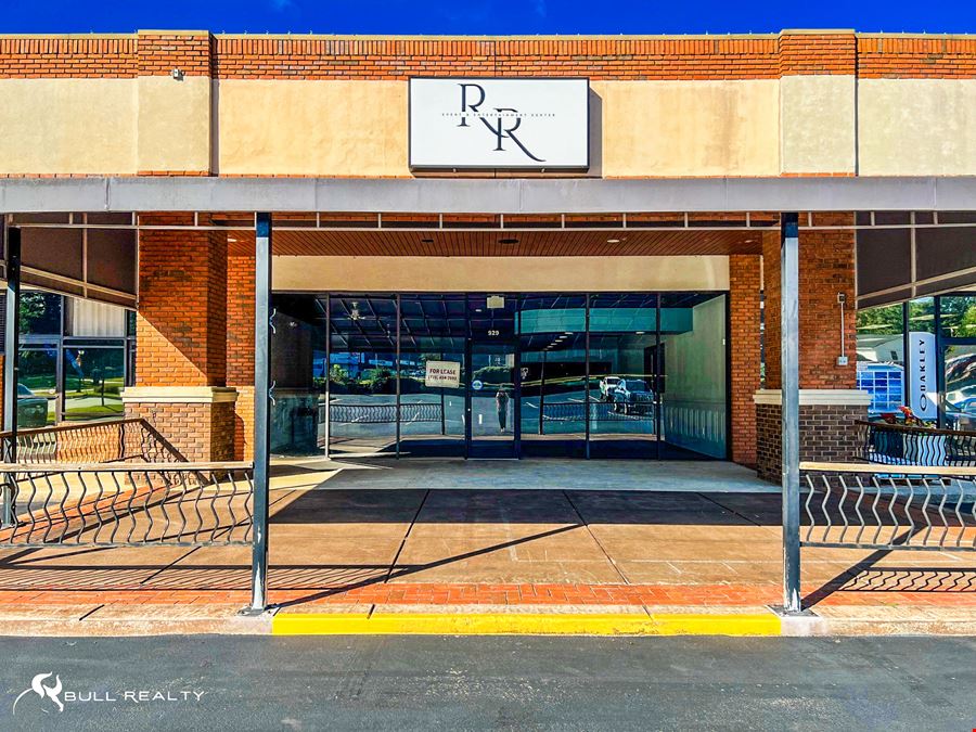 ±1,800 SF Retail/Restaurant Opportunity