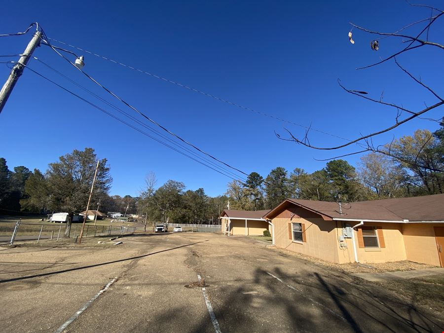 120 Head Start Ln - Former Daycare/School