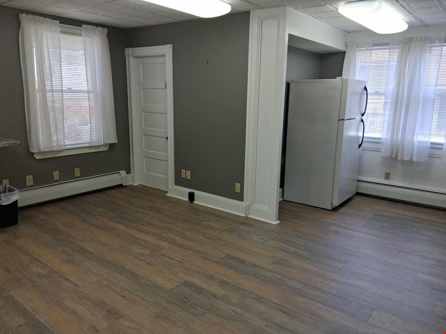 168 College Ave