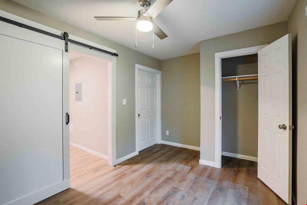 Lux Off Riverwalk Apartments