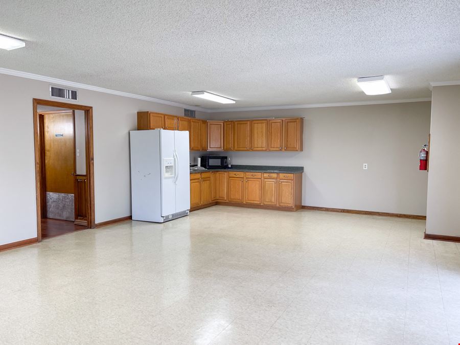 Fully Equipped Industrial Property near Major Roadways