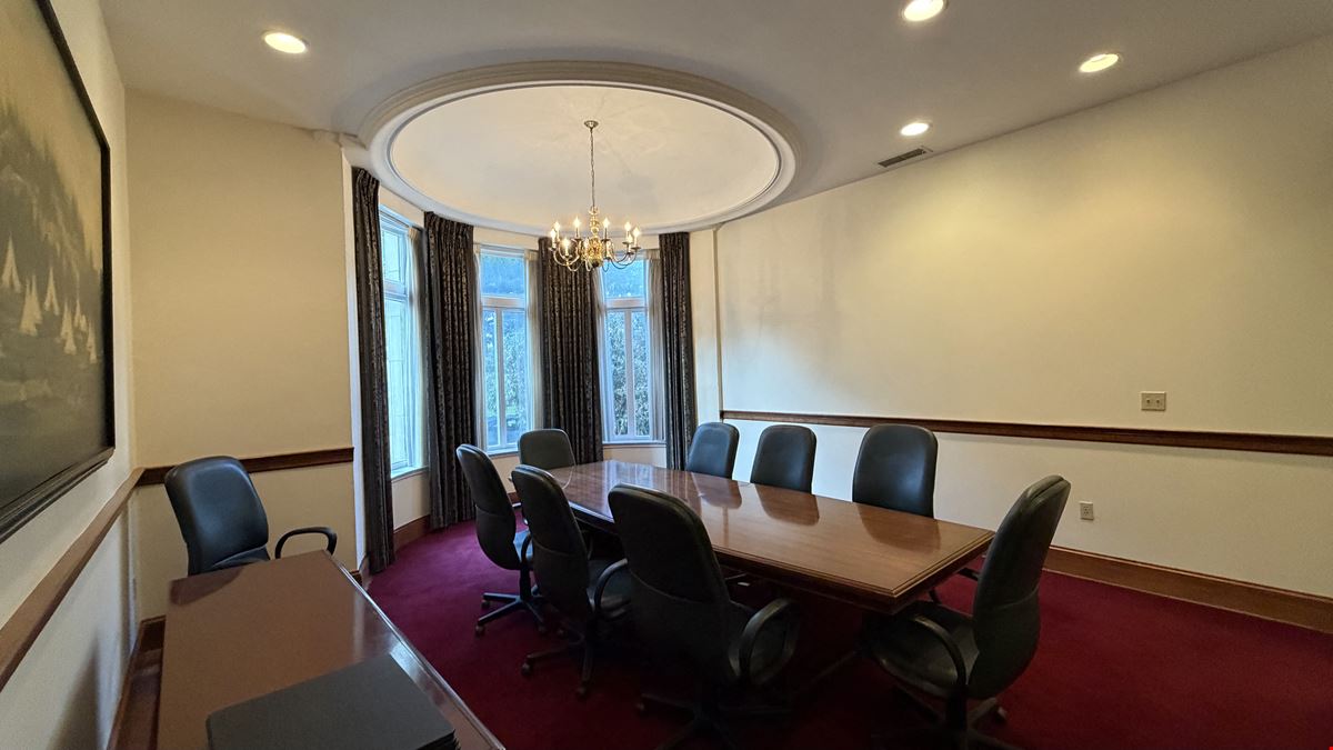 400 Commonwealth Ave #104C