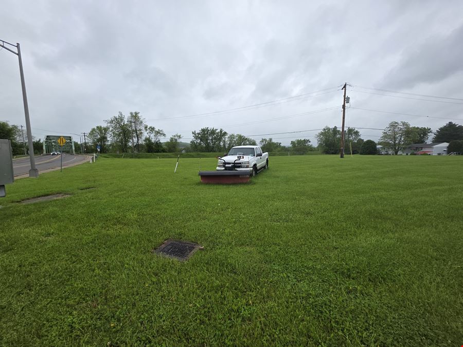 400 N Main St