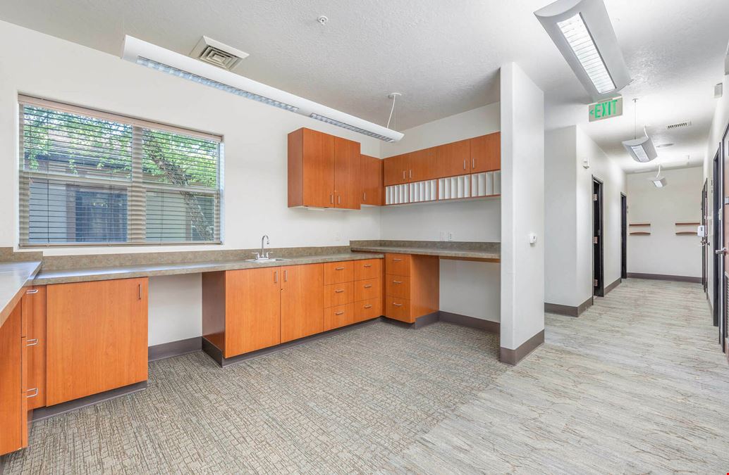 View Pointe Business Park - Suite 100