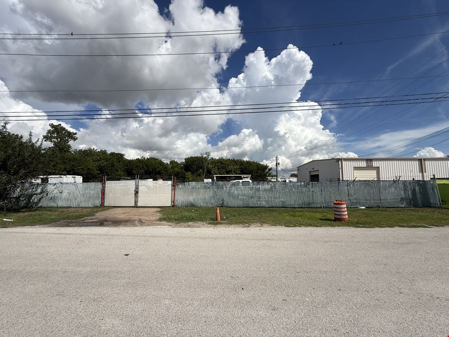 201 N 16th St, La Porte, TX 77571- 5,000 SF IND WAREHOUSE ON +/- 1 ACRE LOT