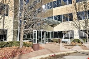 1075 W. Entrance Dr