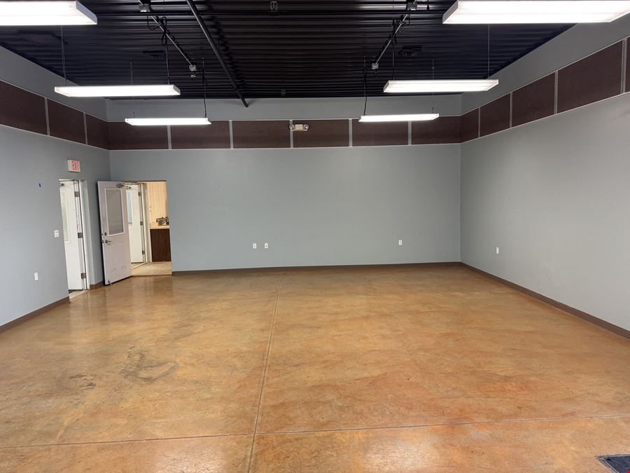 1401 Parkland Ct