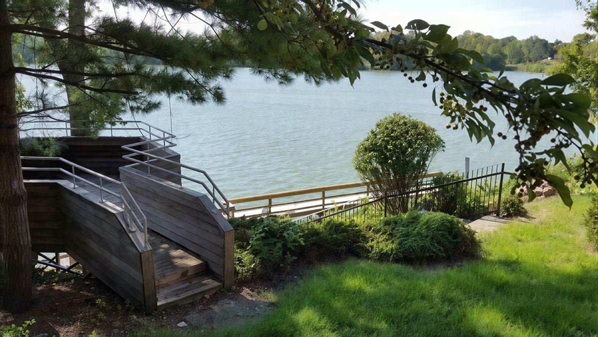 Office for Lease - Lake Front in Belleville