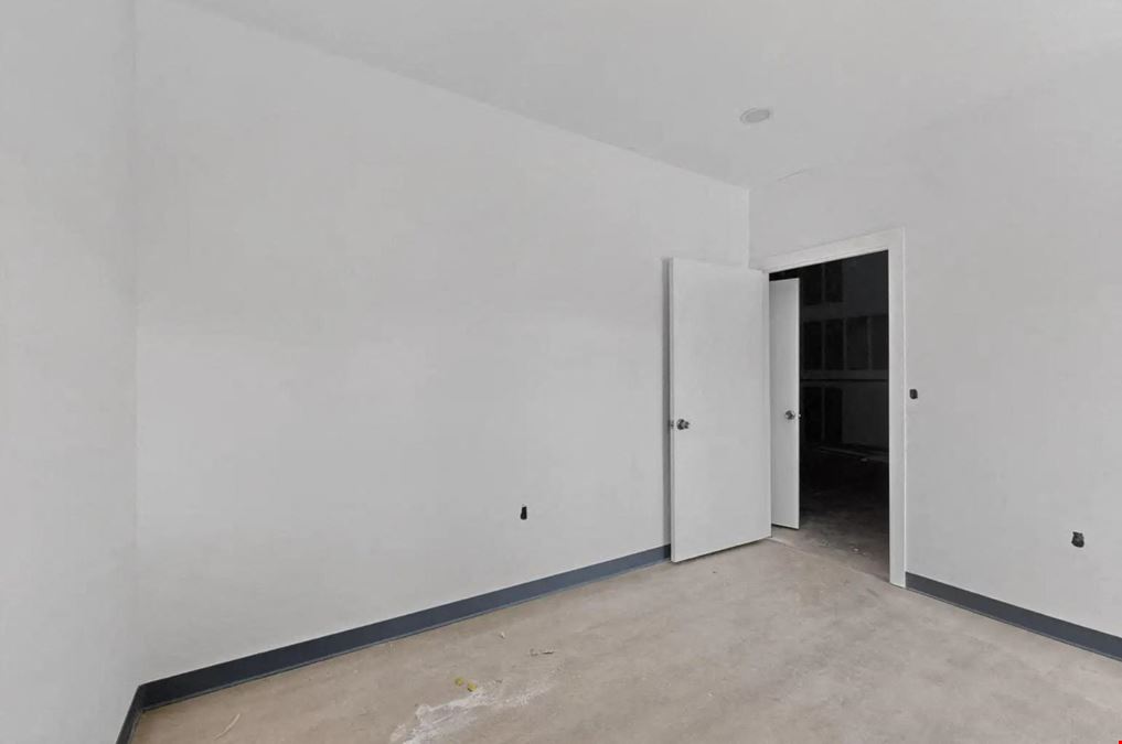 New Build Warehouse Suites Next to Airport & i-25