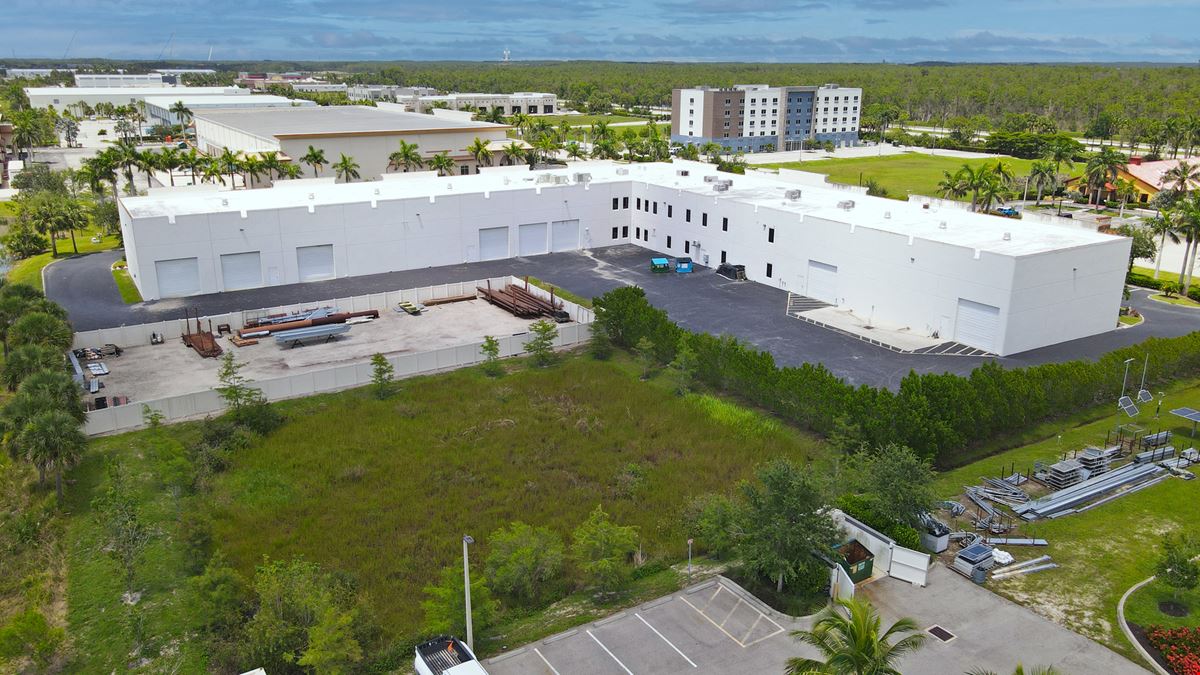 Fully Furnished Flex Space Near RSW Airport