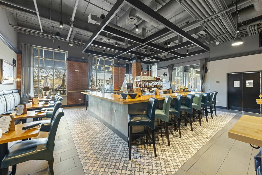 Prime Downtown Naperville Restaurant Space for Lease