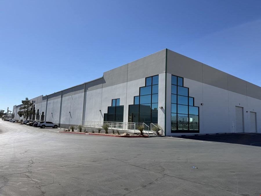 *Sublease* ±111K Industrial Bldg - Near the Strip