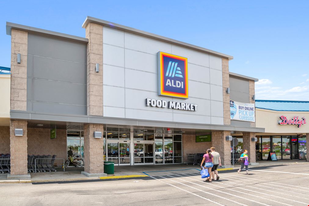 Aldi & Eyemart Express at Parkway Pointe