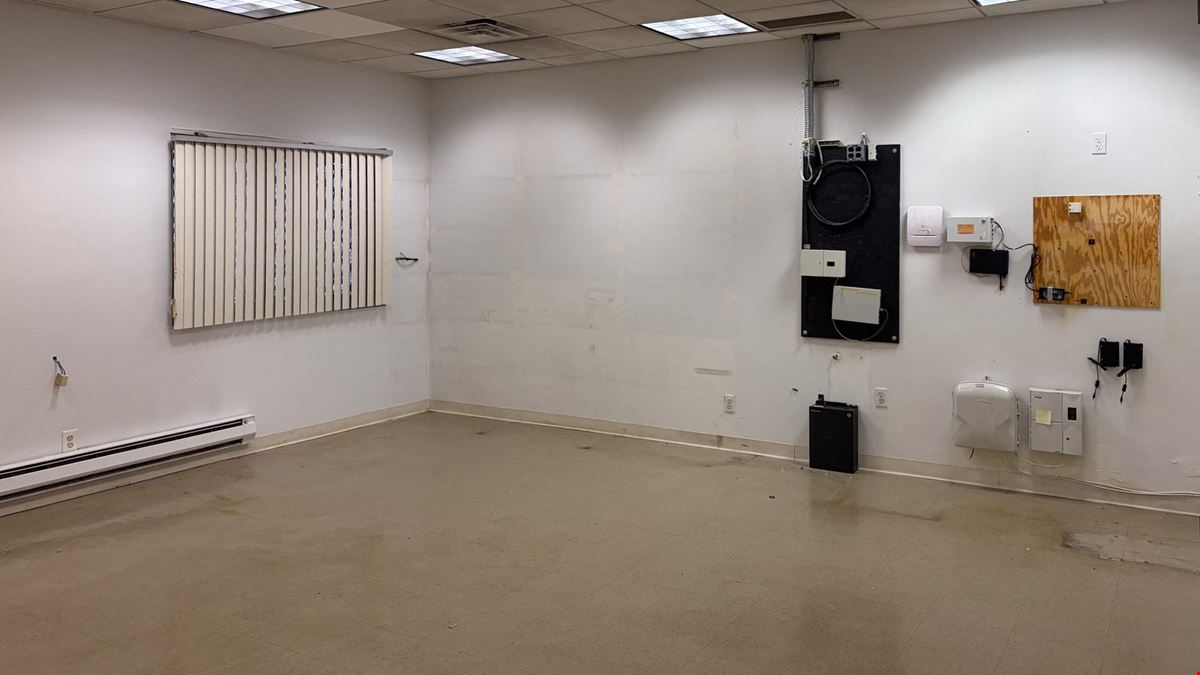 2,500 SF | 22-04 31st Street | Prime Retail Space with Mezzanine & Basement for Lease