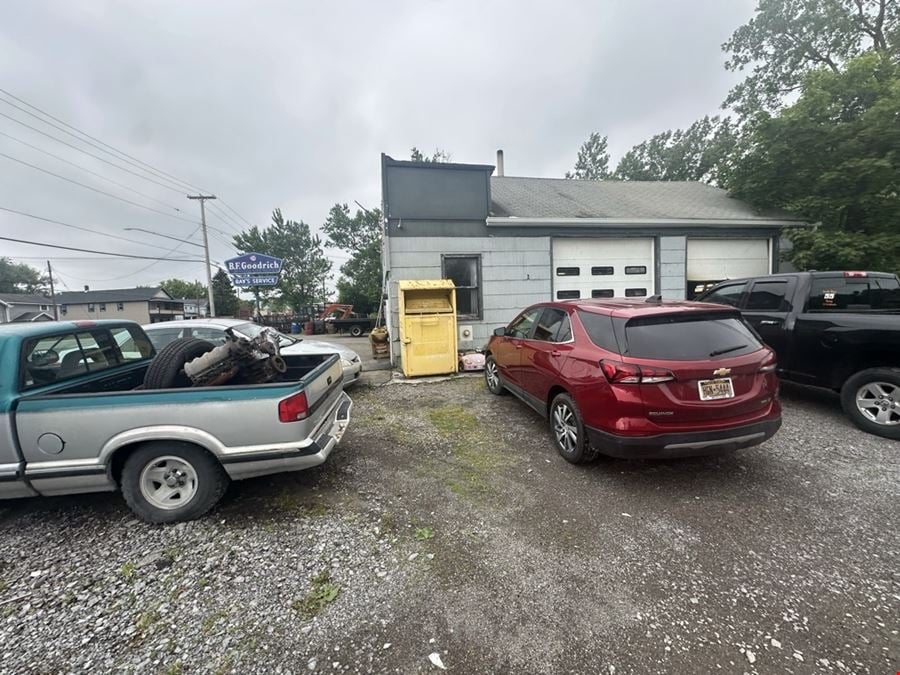 6530 Broadway - Turnkey Auto Repair Shop with Residential Bonus