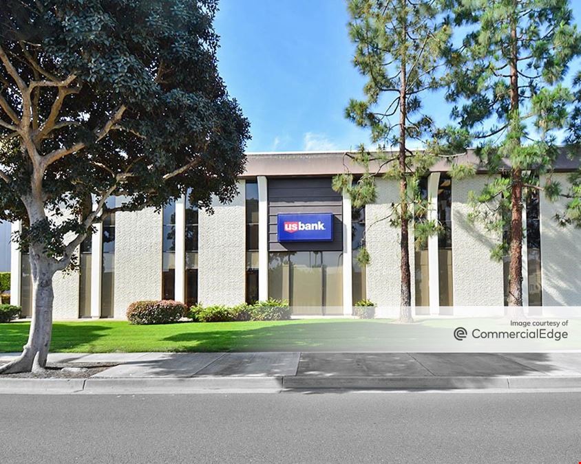1501 & 1515 Westcliff Drive