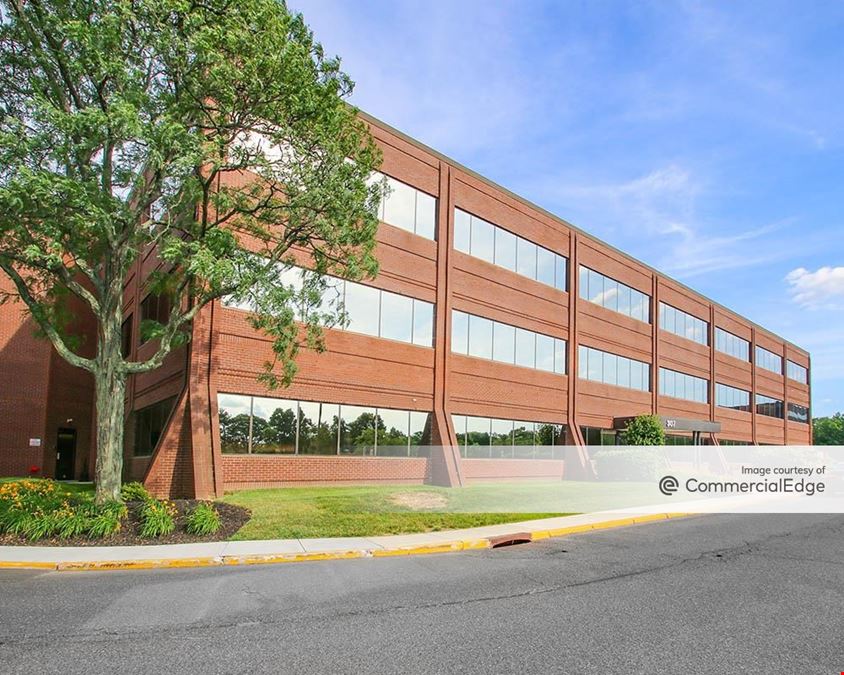 Centerpointe at East Gate
