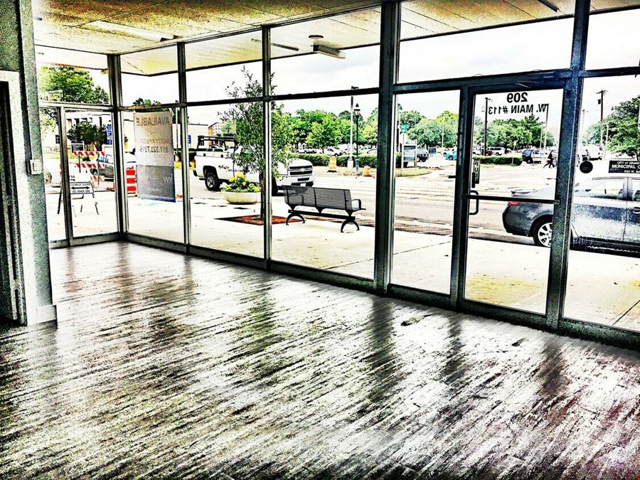 209 W Main St