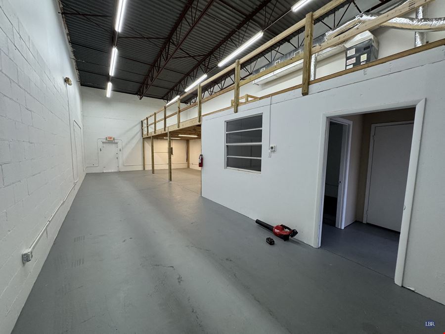 700 S John Rodes Blvd, Unit D3
