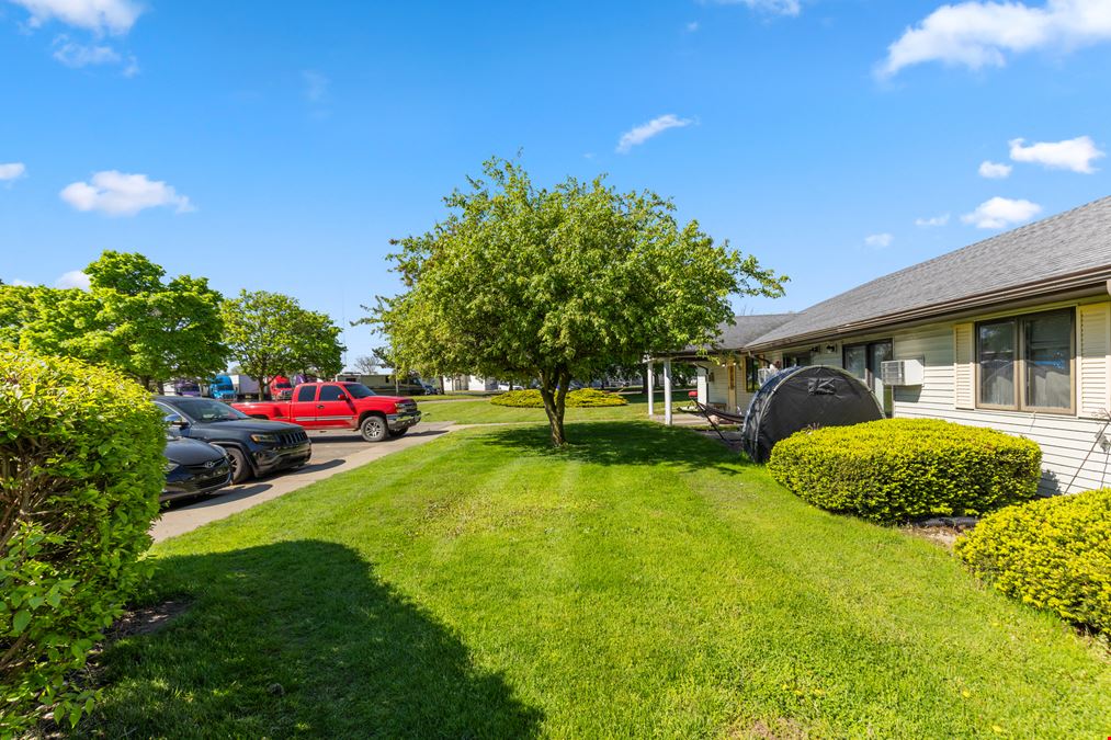 Courtyard Apartments