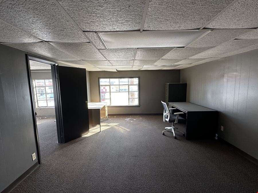 13,828 SF on .87 Acres Zoned GM in NW Springfield