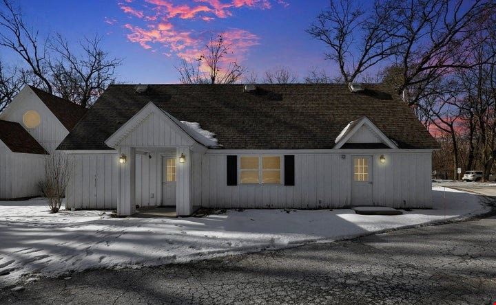 Unique Lease Opportunity for Professional & Community-based Uses