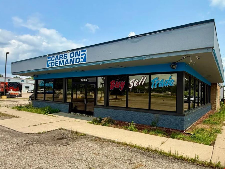 Auto Sales Facility with Separate Repair Building