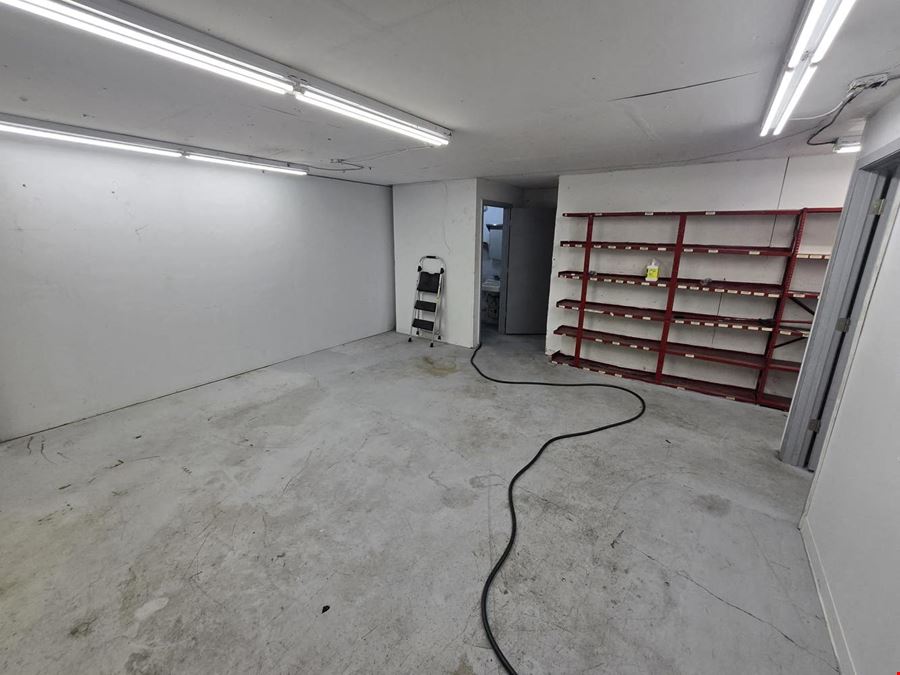 DOUBLE UNIT - Office/Warehouse/Industrial
